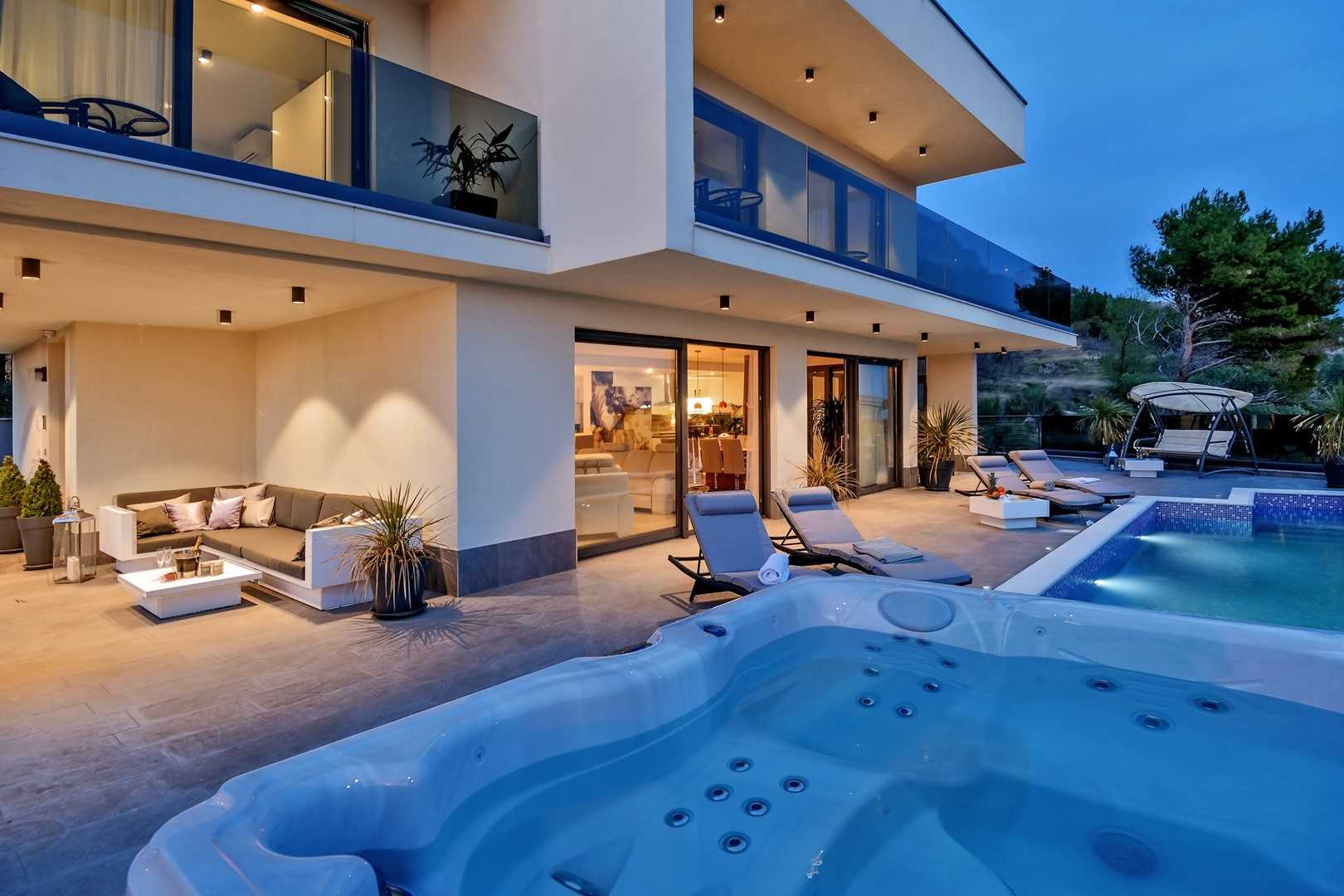 Villa Happiness