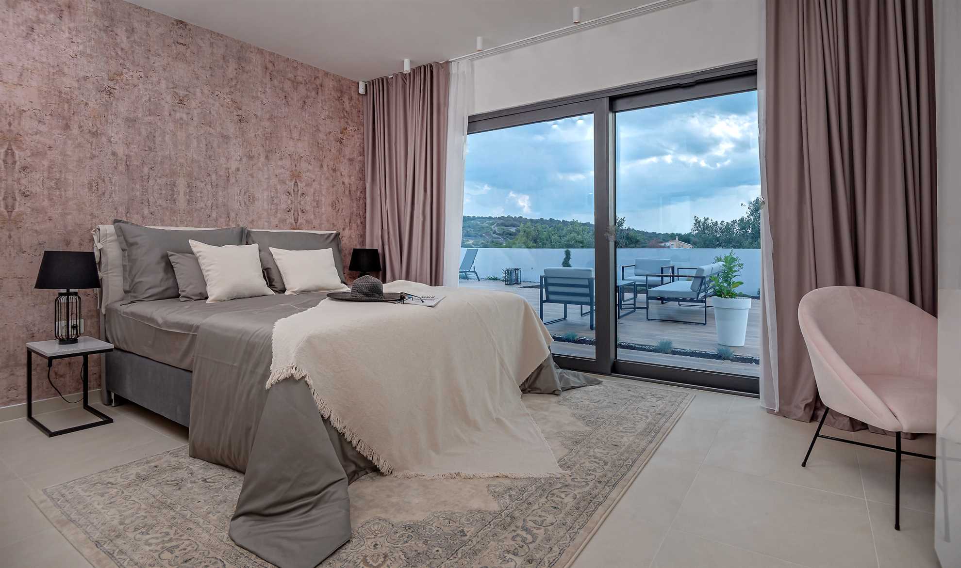 Villa Lux Indigo