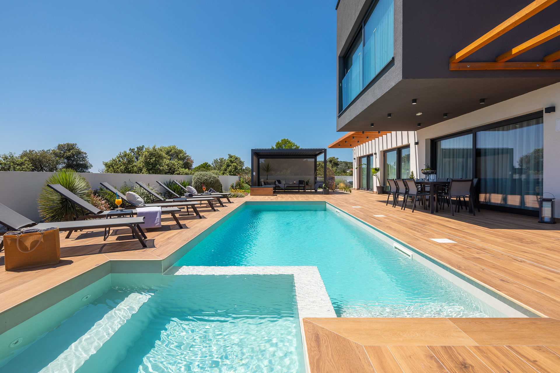 Villa Lux Indigo