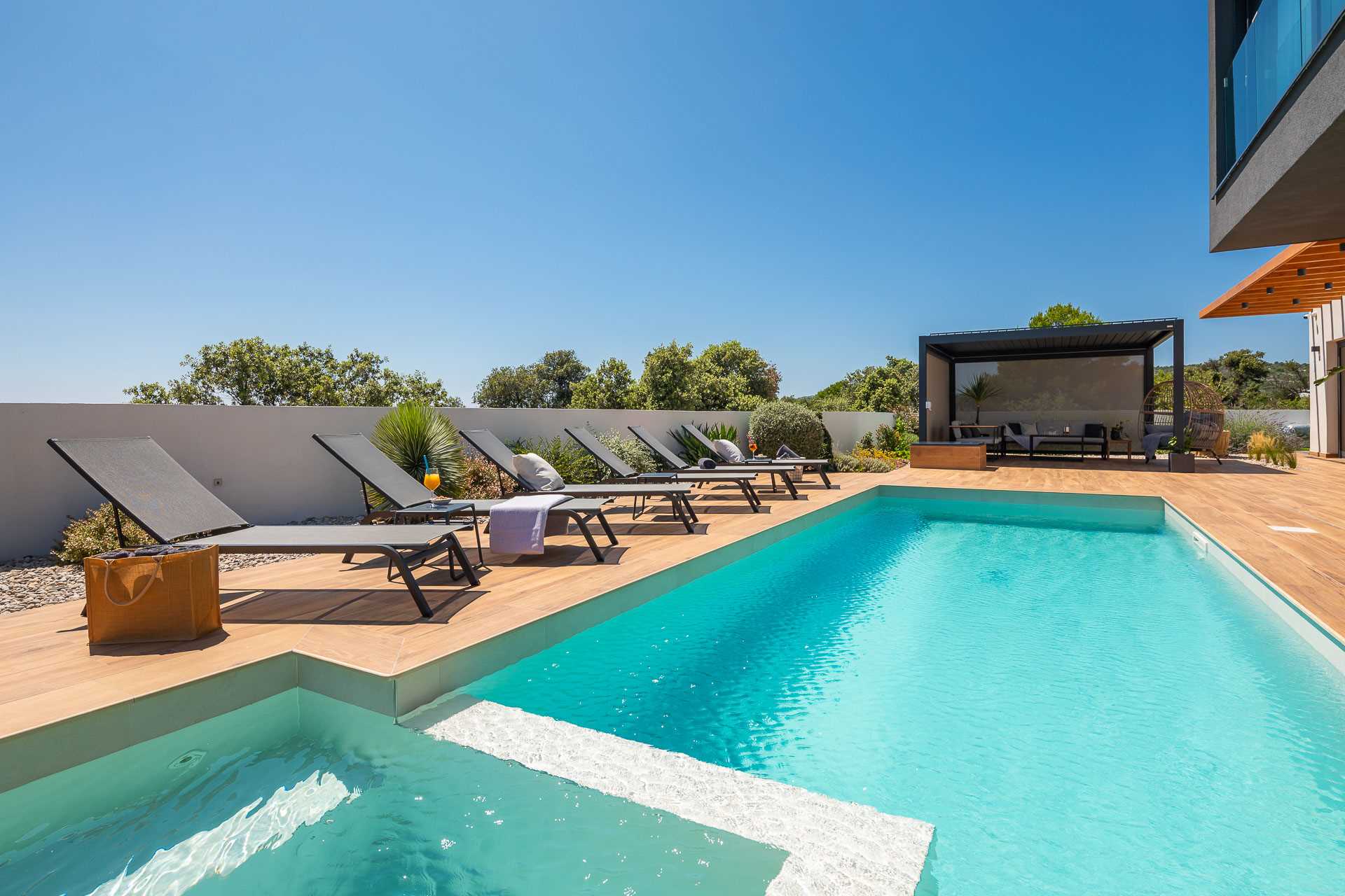 Villa Lux Indigo