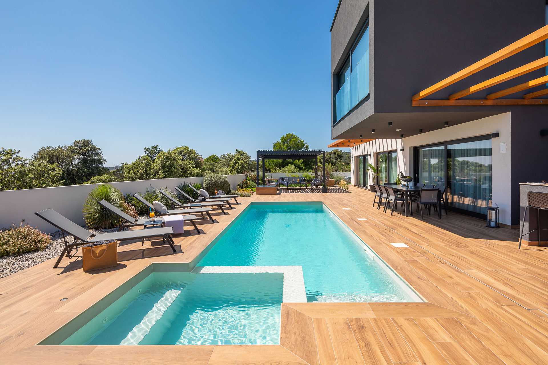 Villa Lux Indigo