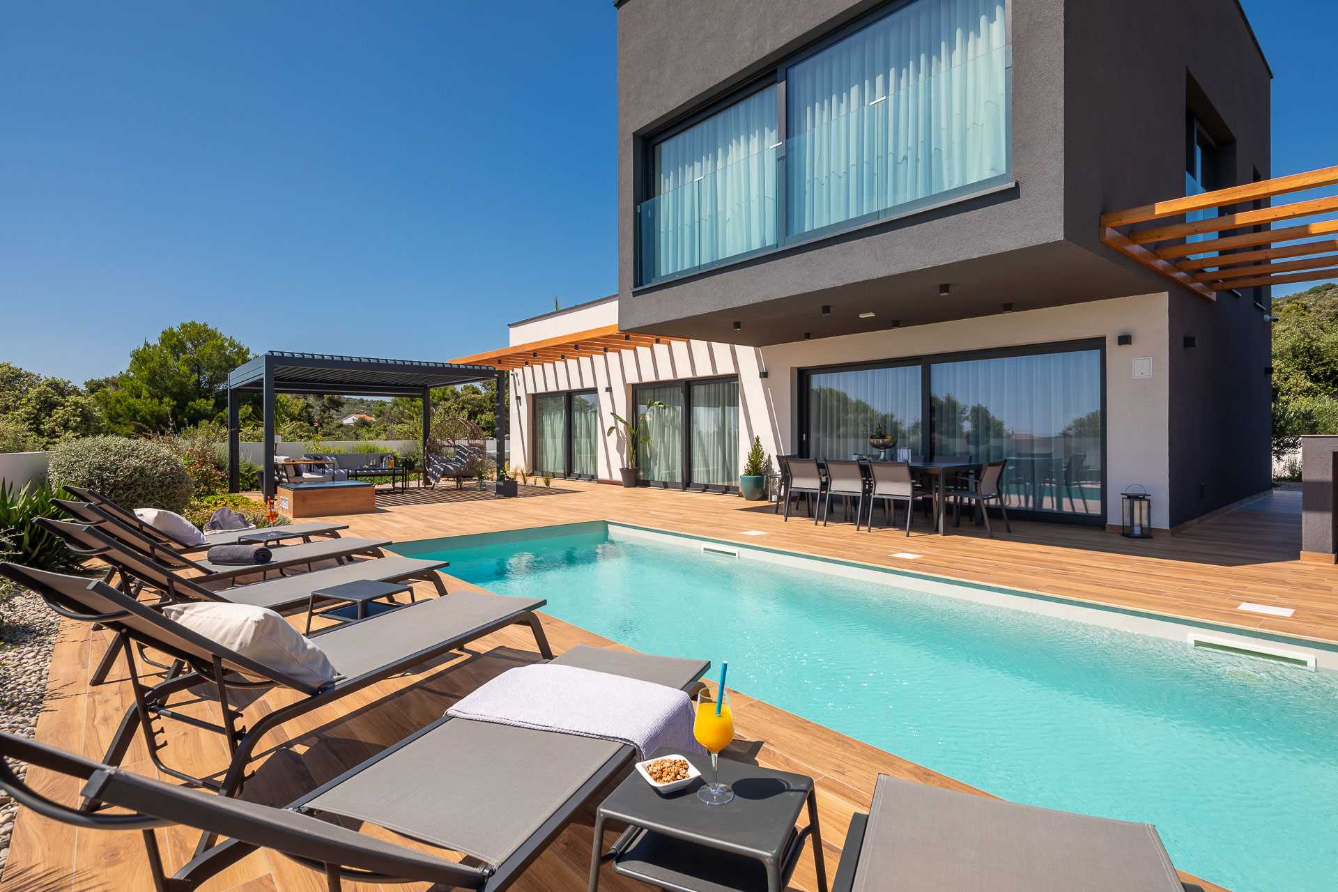 Villa Lux Indigo