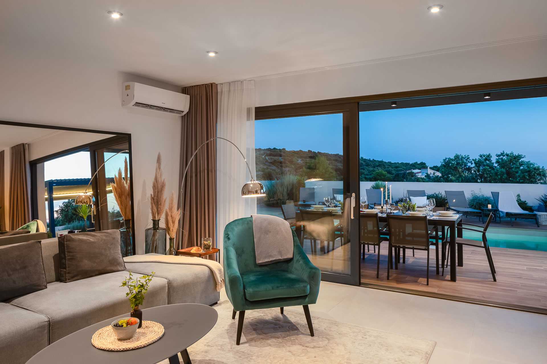 Villa Lux Indigo