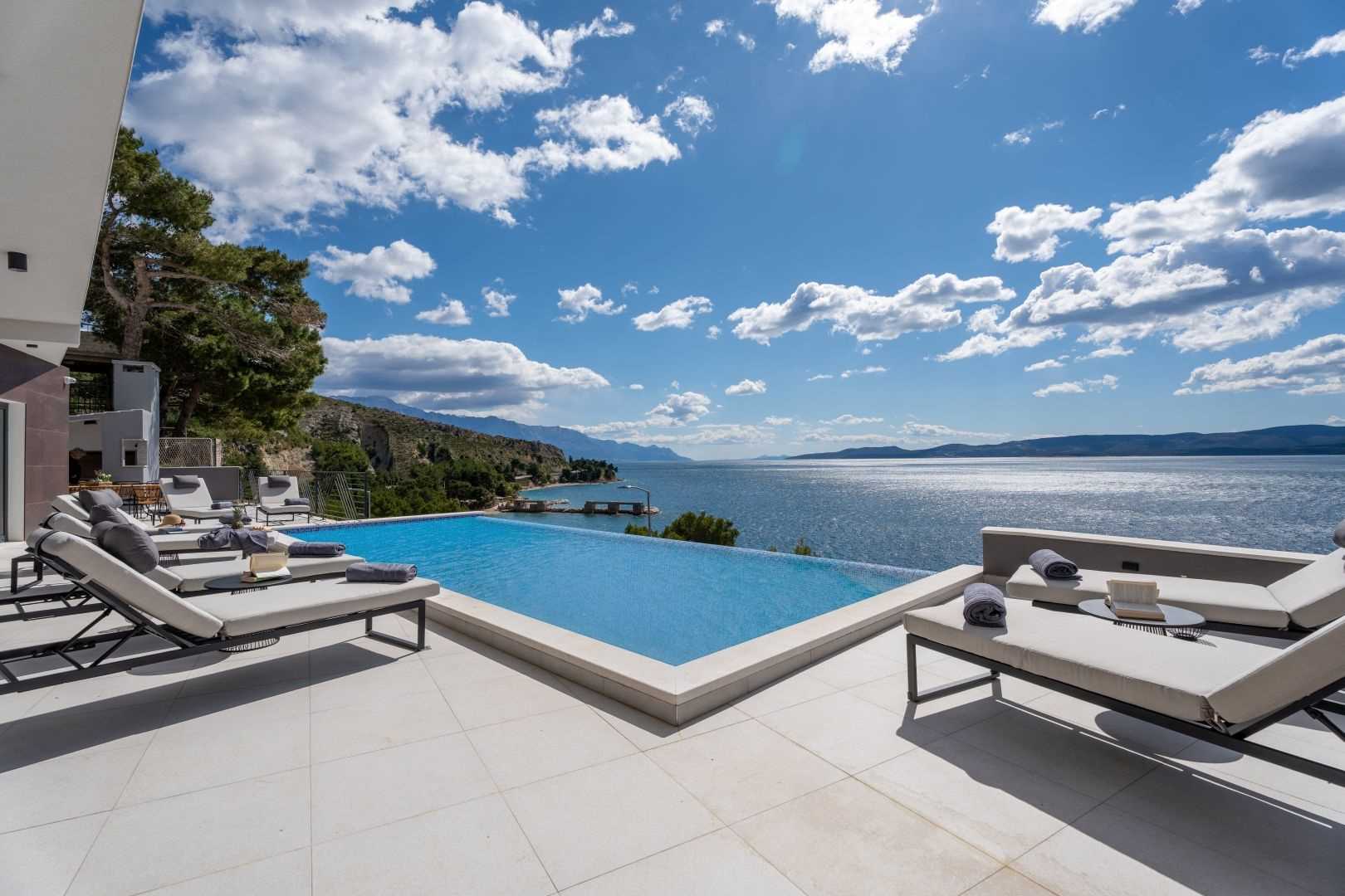 Villa Blue Skies
