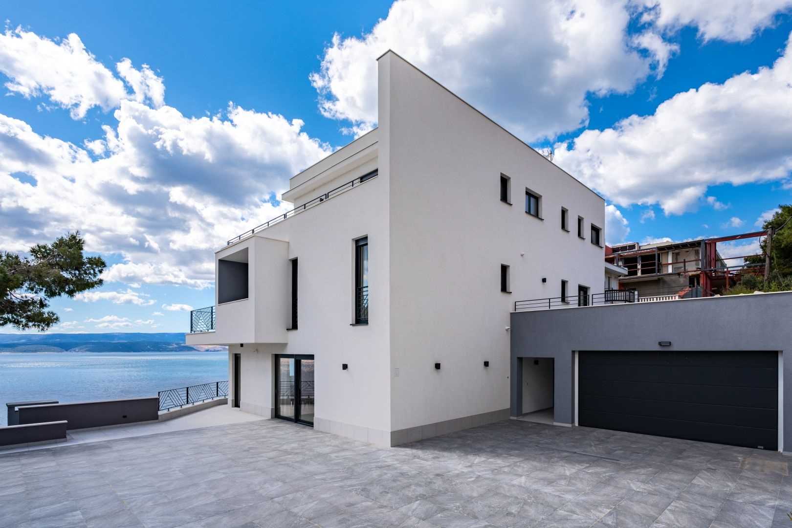 Villa Blue Skies