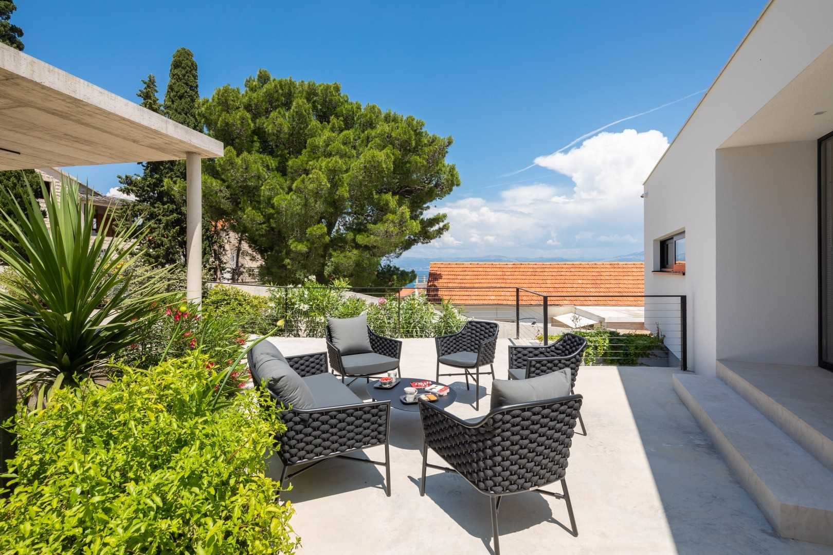 Villa Sebastian