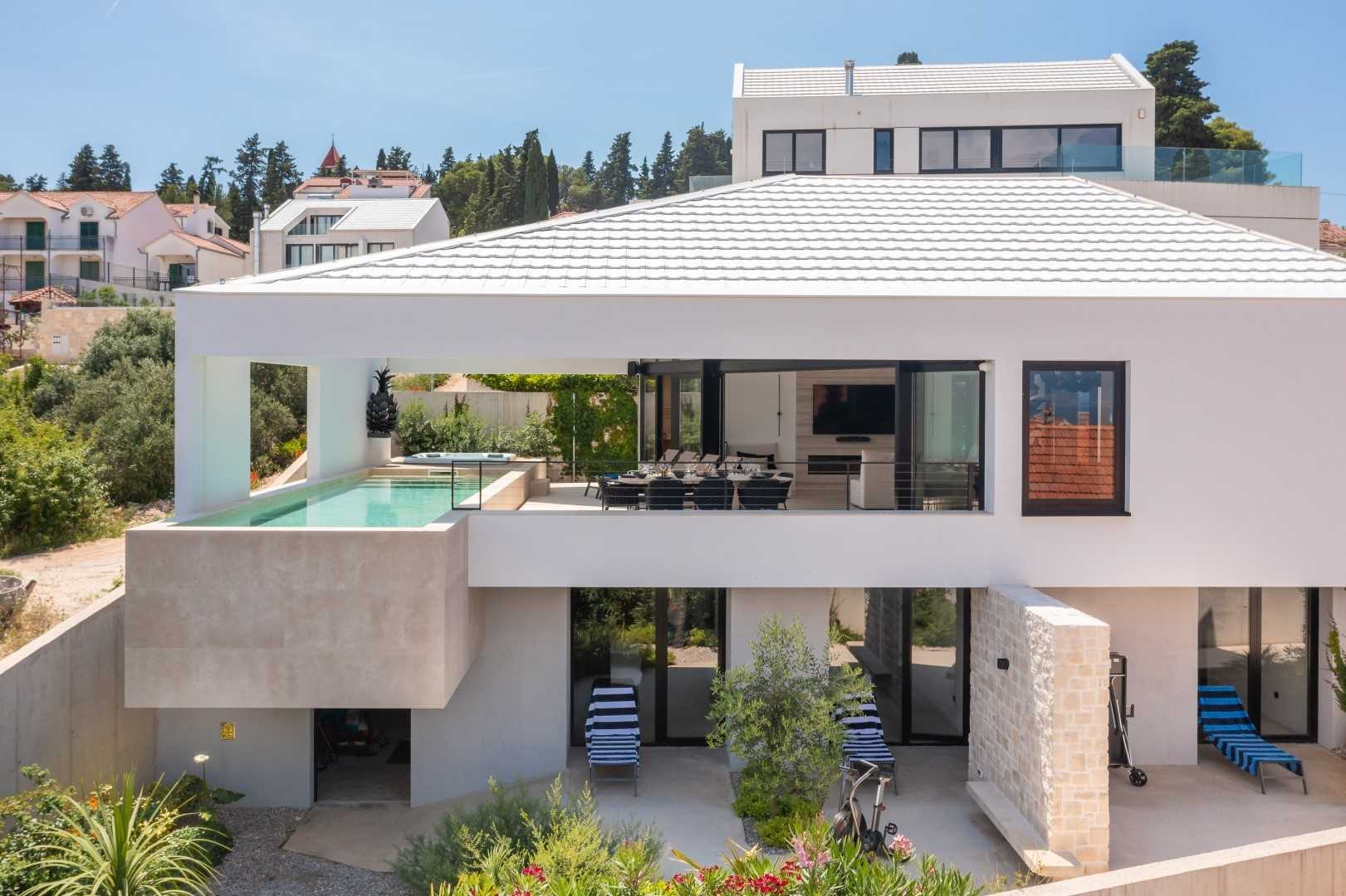 Villa Sebastian