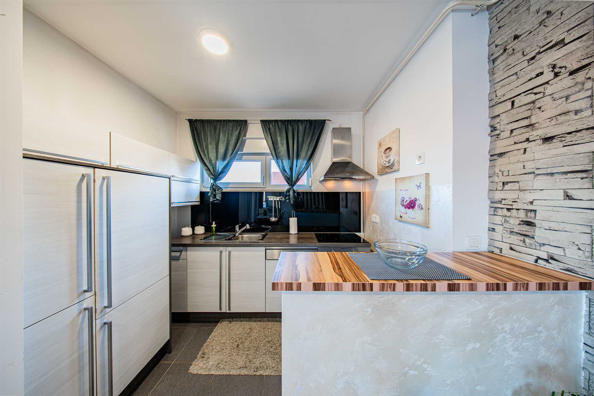 [202] Svetoklarska ulica 24J [202]