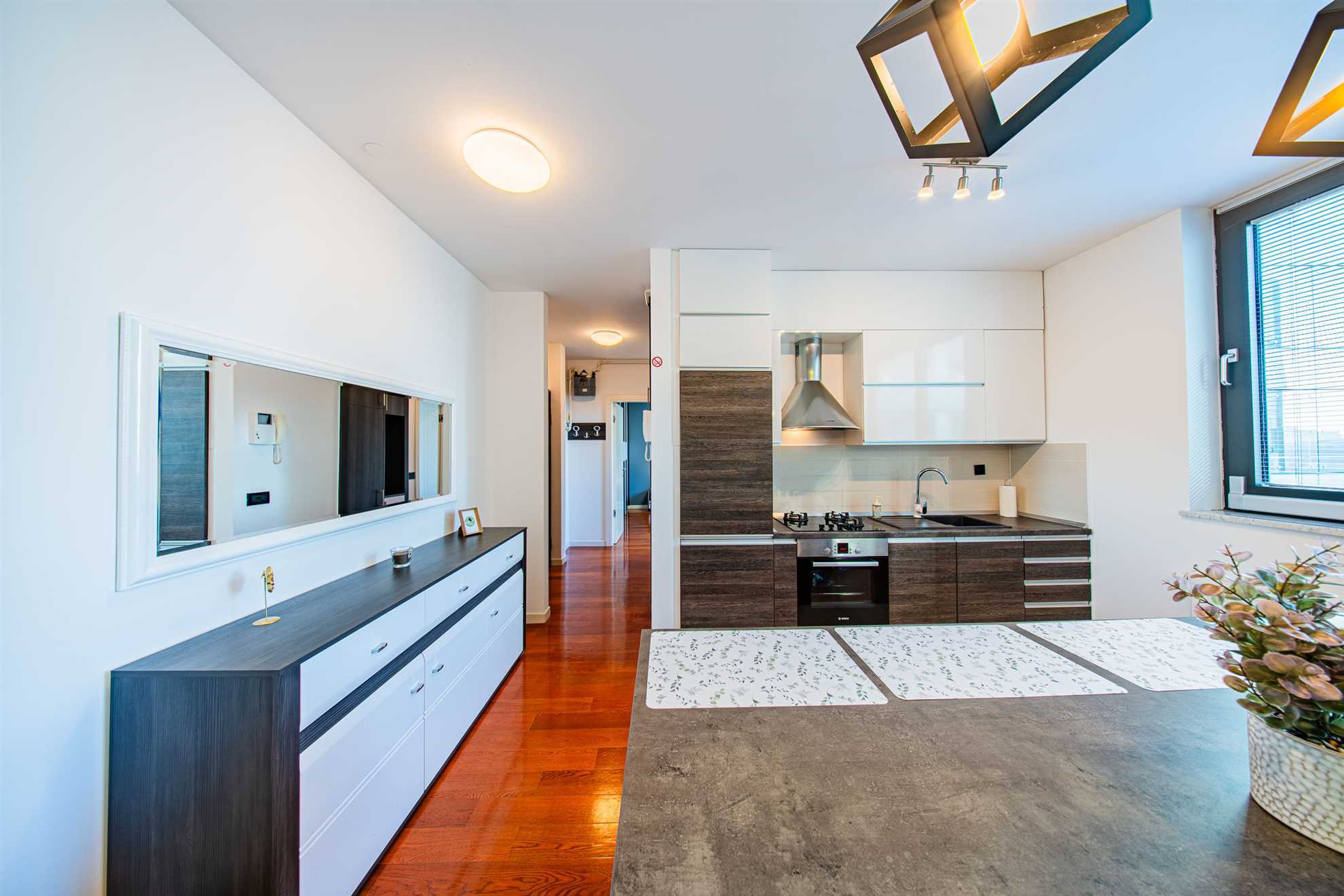 [215] Zg. avenija 104B [215]