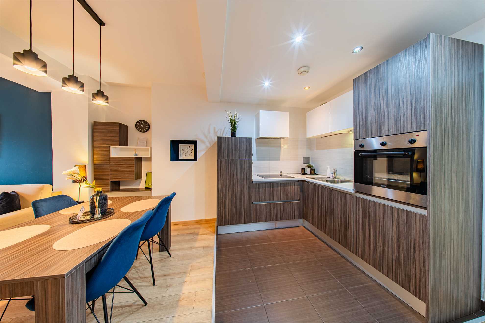 Flex SelfCheckIns 220 / 1 Bedroom / Terrace