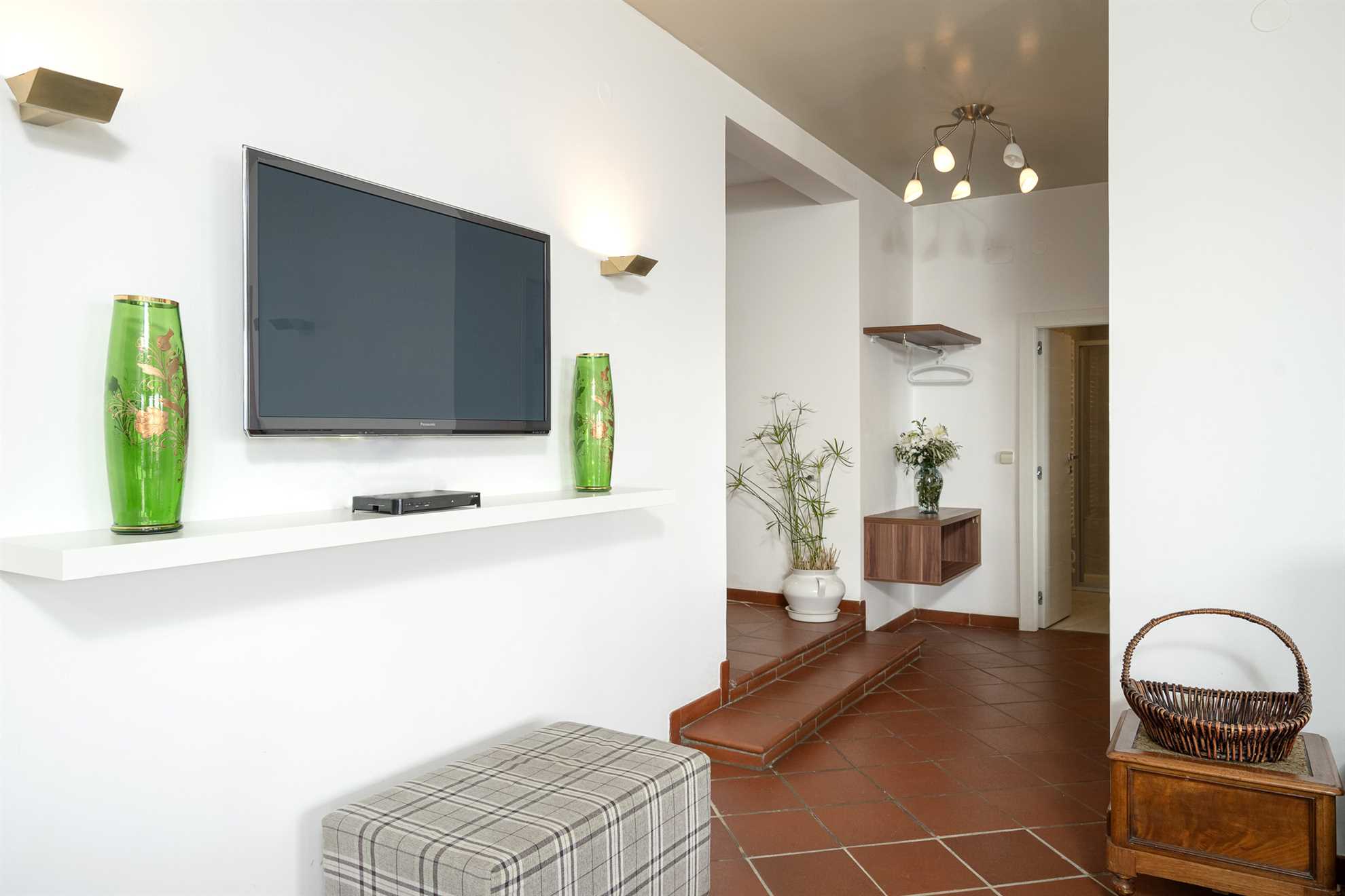 Captain Residence