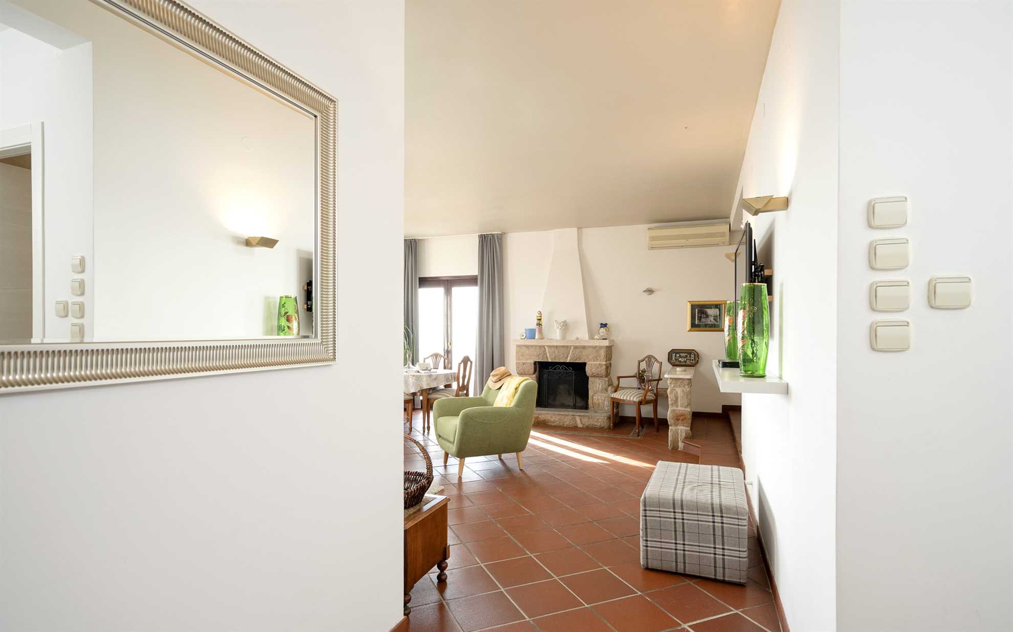Captain Residence