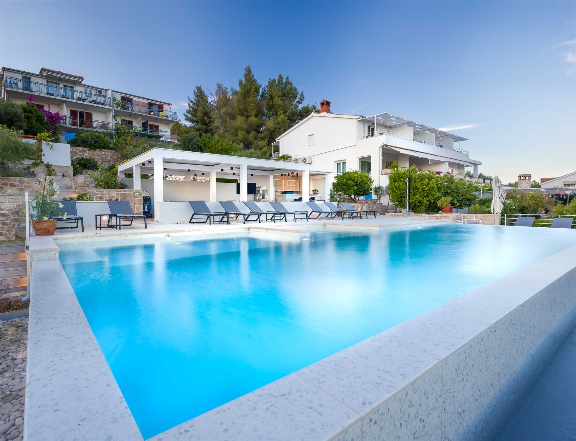 Captain Residence
