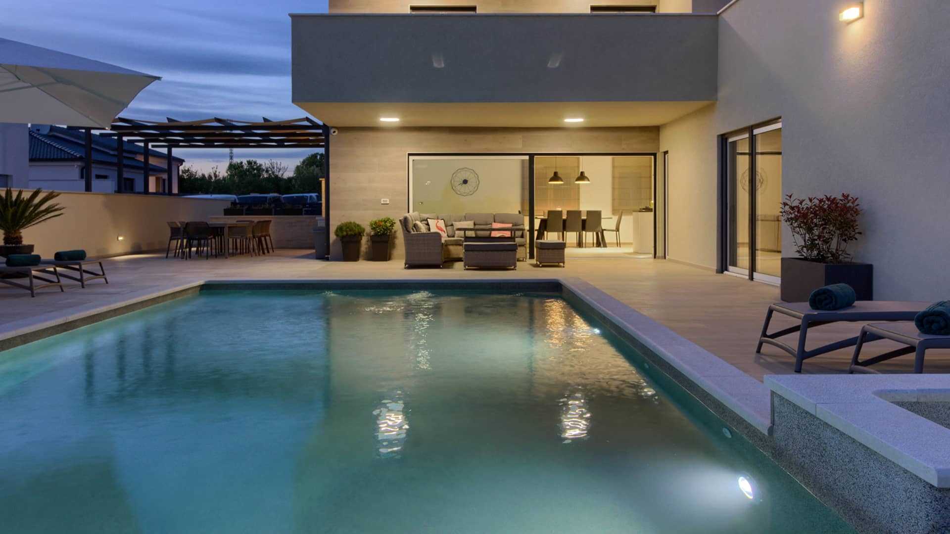 Villa Mako - The modern luxury villa with swimming pool and whirlpool in a quiet suburb of Pula
