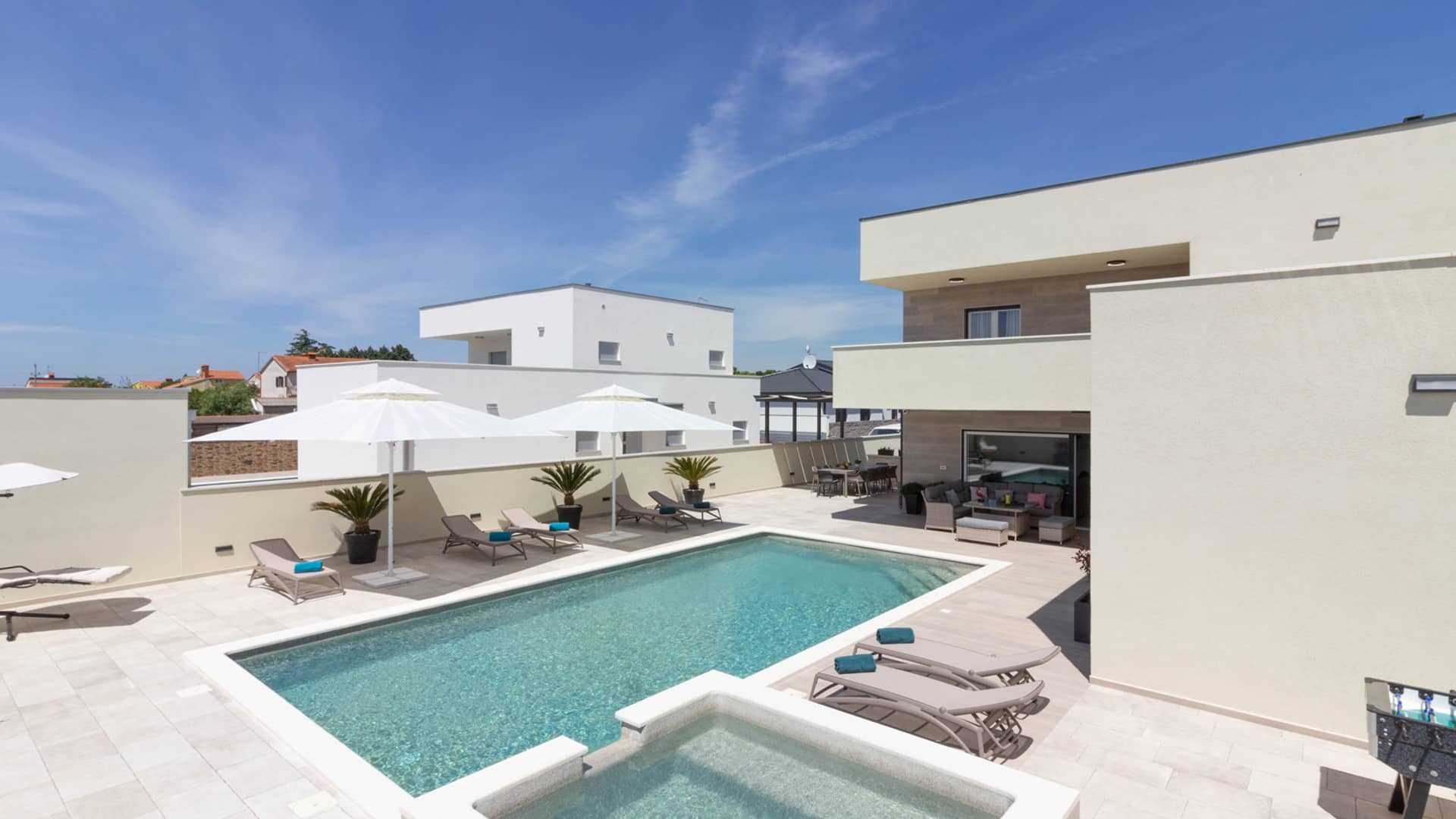 Villa Mako - The modern luxury villa with swimming pool and whirlpool in a quiet suburb of Pula