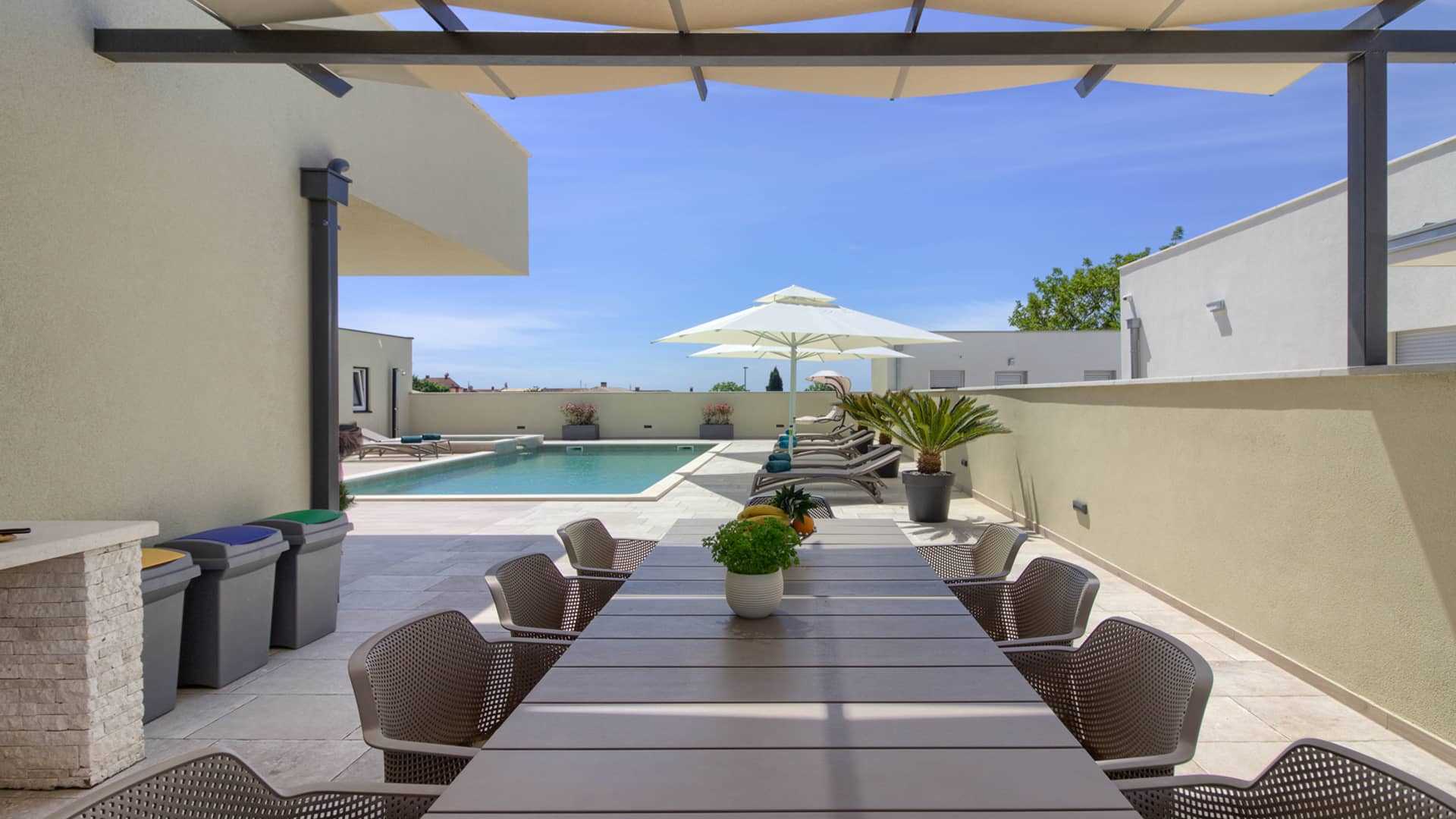 Villa Mako - The modern luxury villa with swimming pool and whirlpool in a quiet suburb of Pula