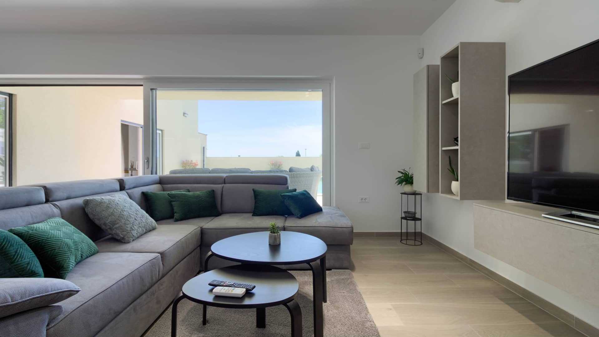 Villa Mako - The modern luxury villa with swimming pool and whirlpool in a quiet suburb of Pula