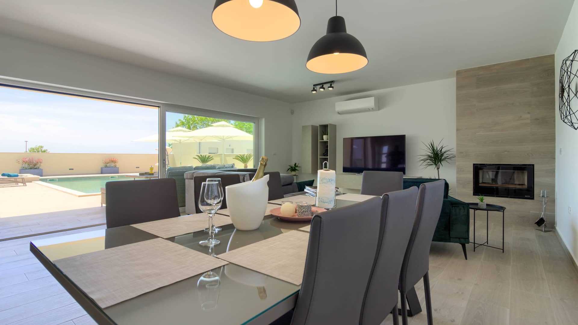 Villa Mako - The modern luxury villa with swimming pool and whirlpool in a quiet suburb of Pula