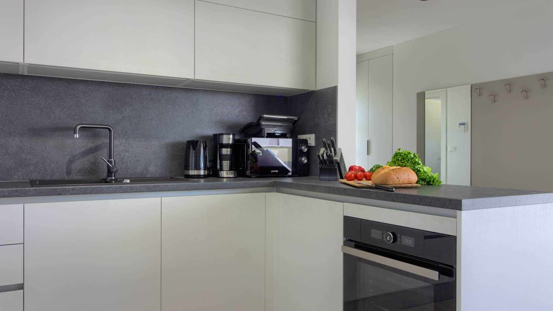 Villa Mako - The modern luxury villa with swimming pool and whirlpool in a quiet suburb of Pula
