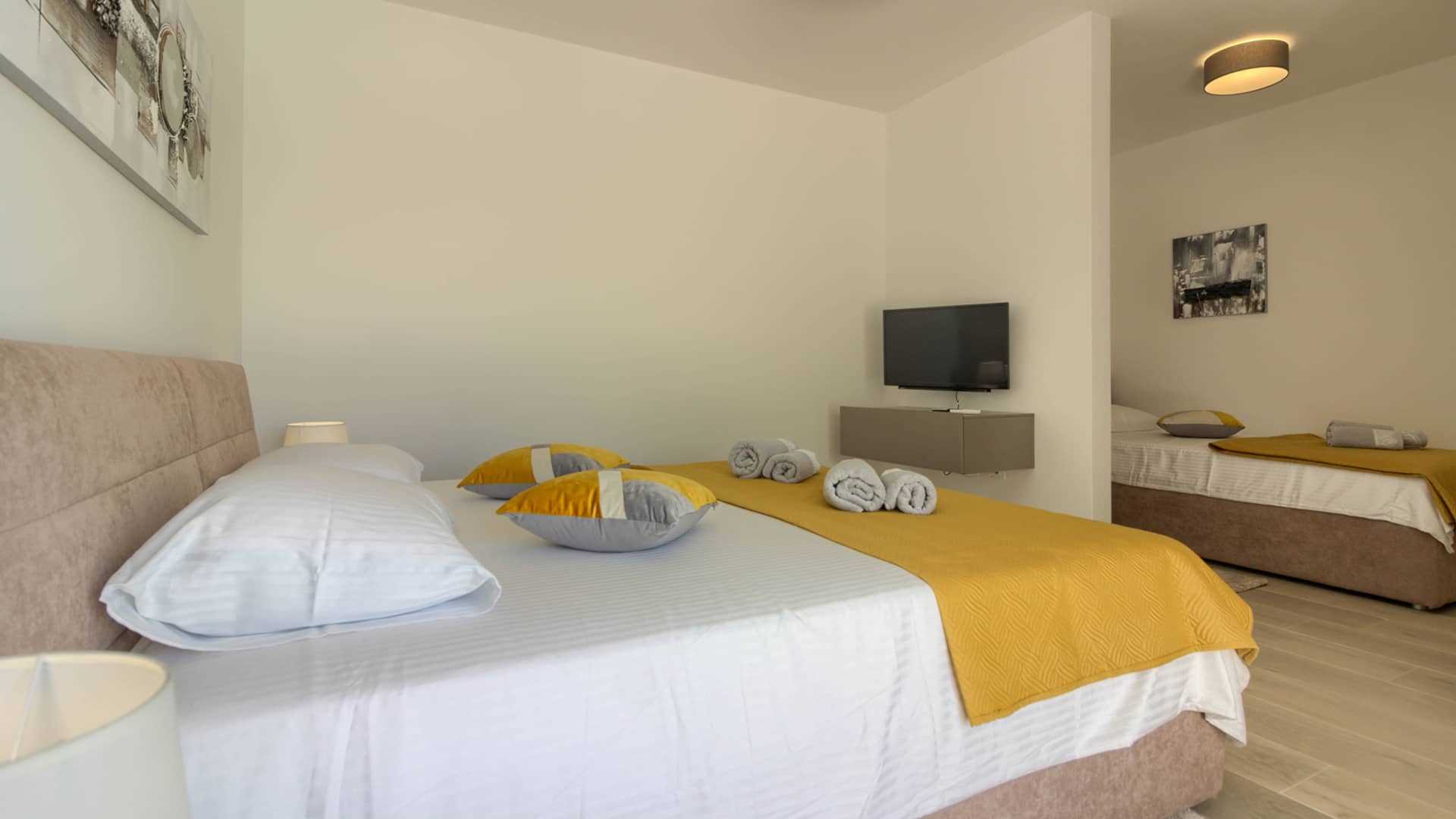 Villa Mako - The modern luxury villa with swimming pool and whirlpool in a quiet suburb of Pula