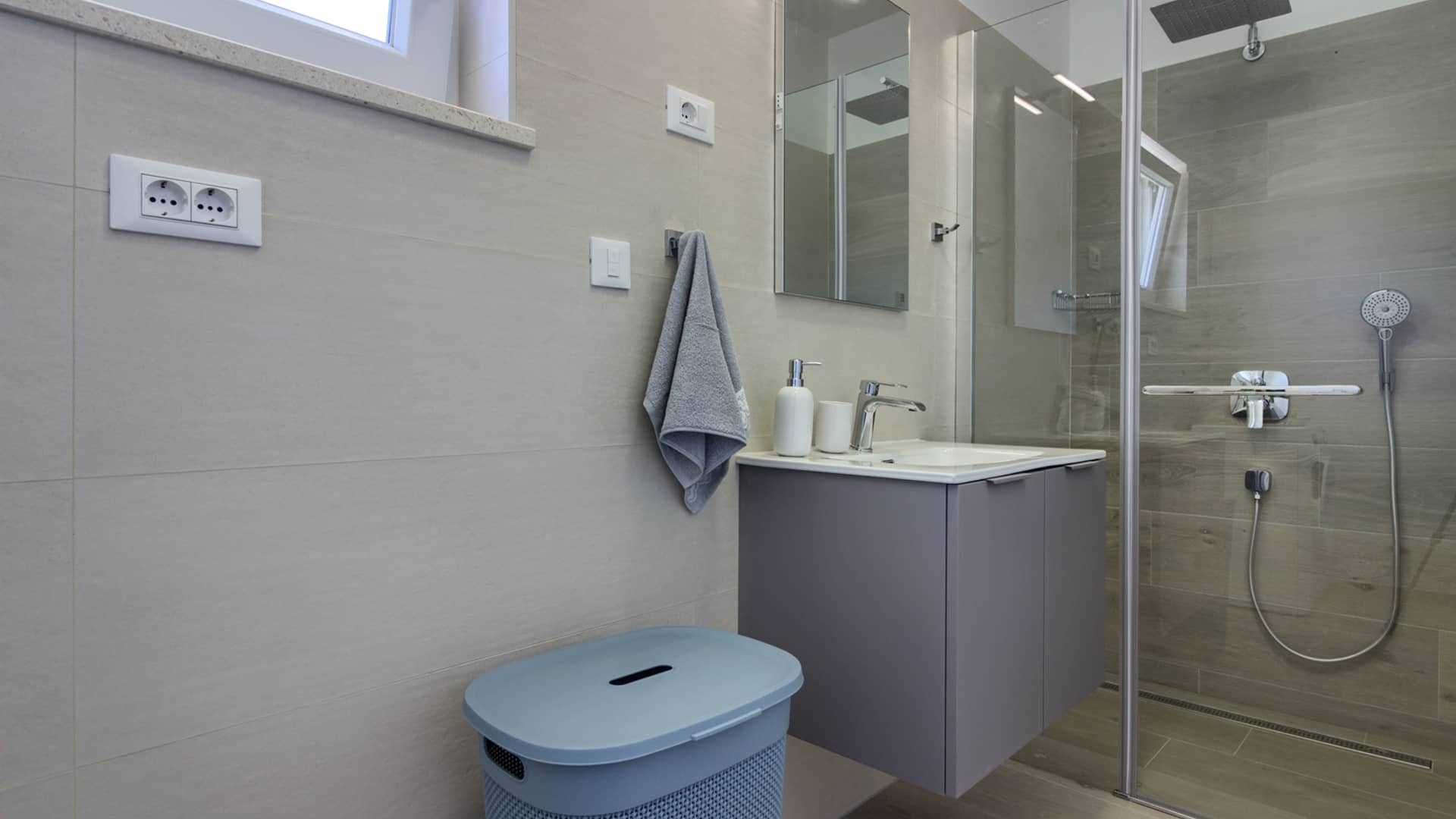 Villa Mako - The modern luxury villa with swimming pool and whirlpool in a quiet suburb of Pula