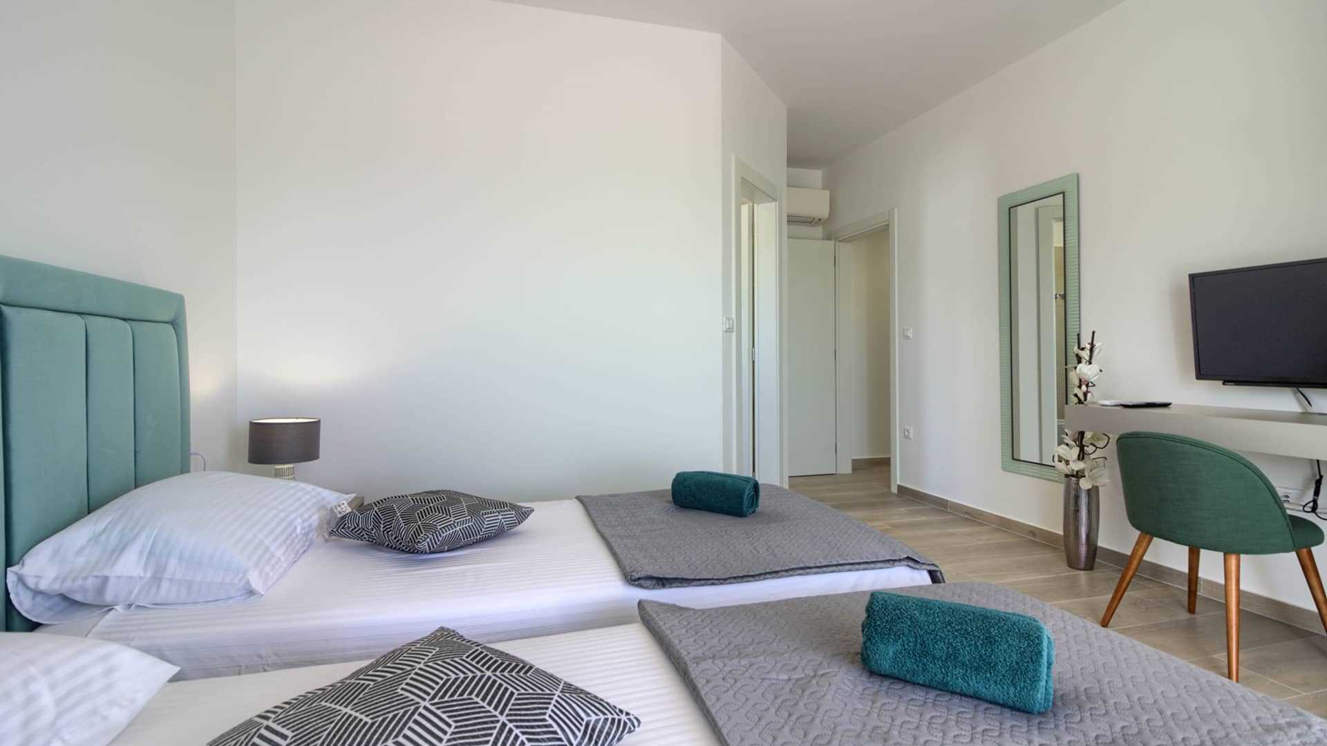 Villa Mako - The modern luxury villa with swimming pool and whirlpool in a quiet suburb of Pula