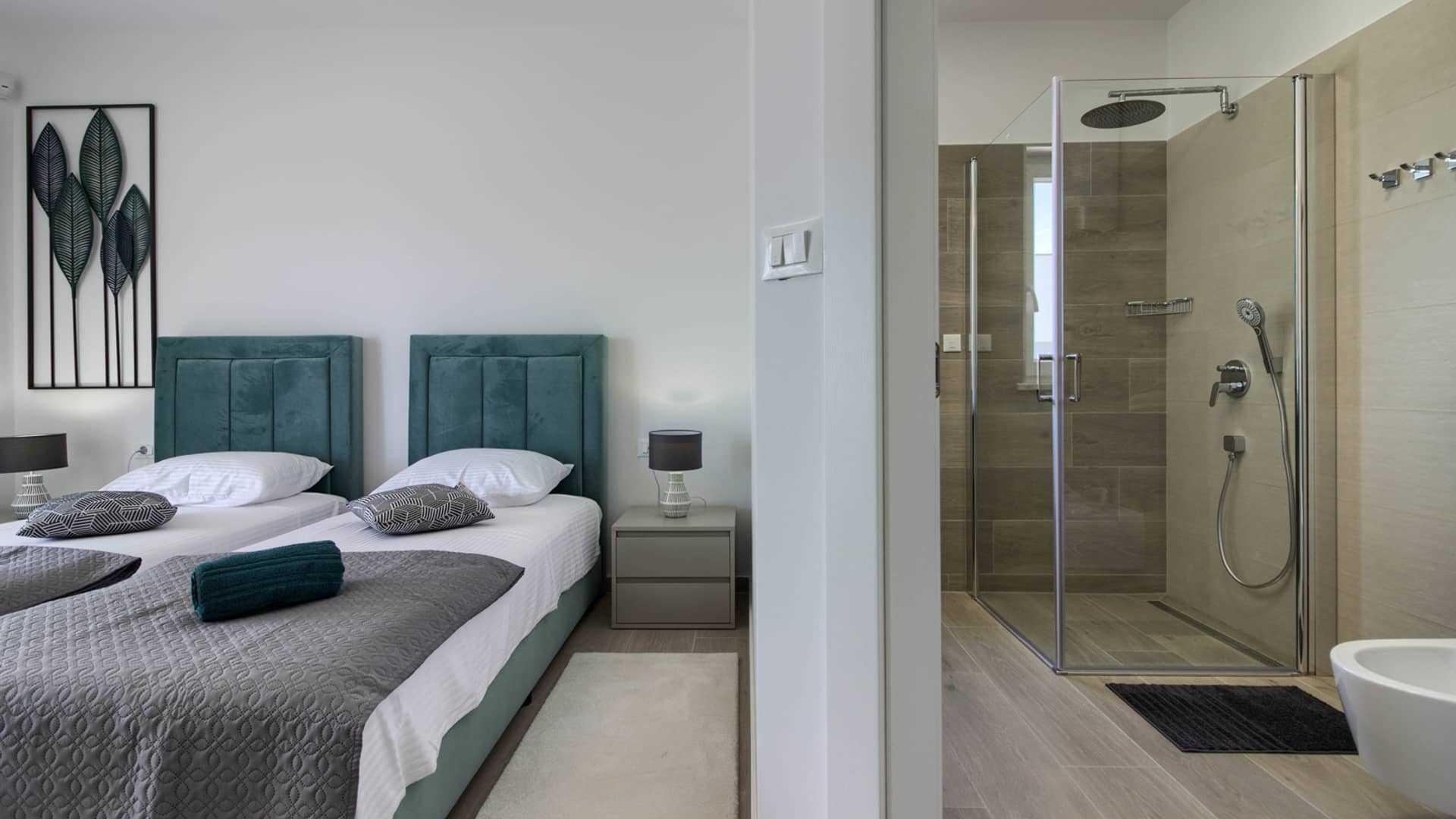 Villa Mako - The modern luxury villa with swimming pool and whirlpool in a quiet suburb of Pula