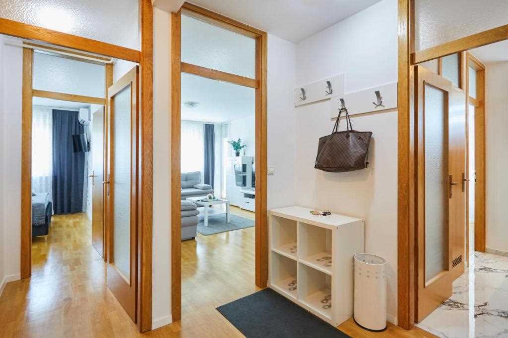 Apartment MADRAL