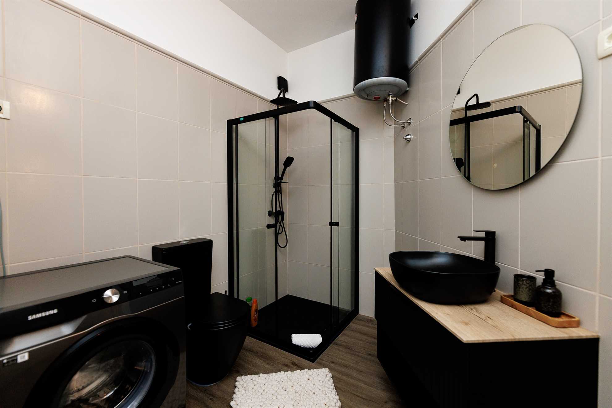 Modern one bedroom apartment with shared pool