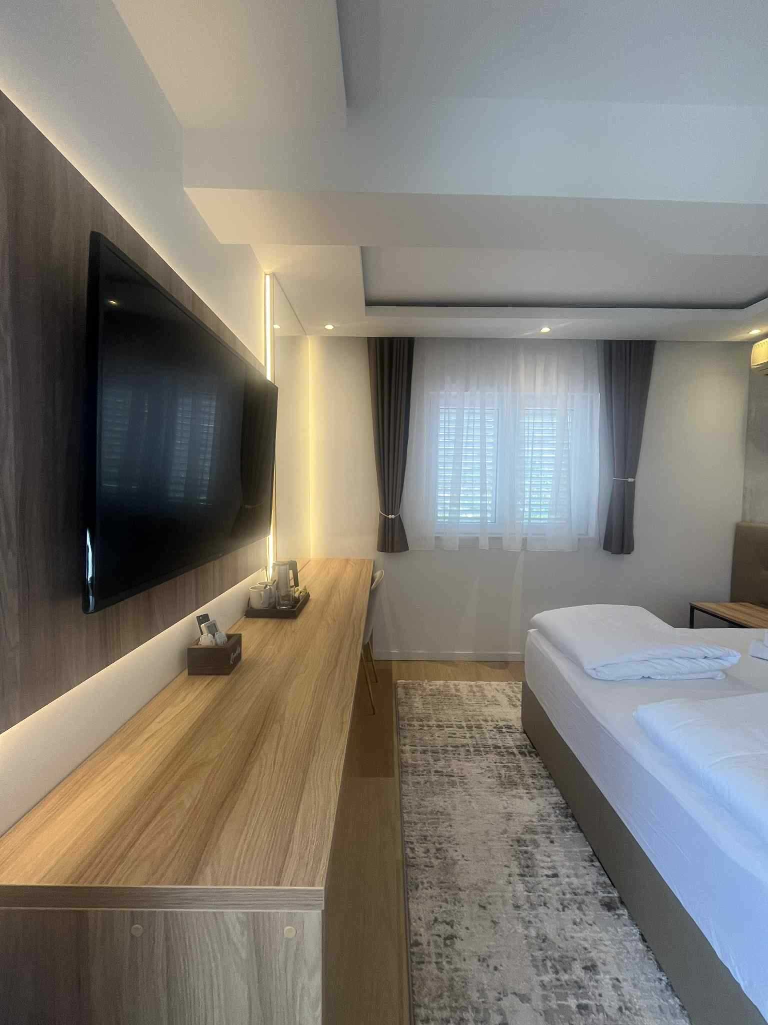 Deluxe Double Room with Balcony and Sea View