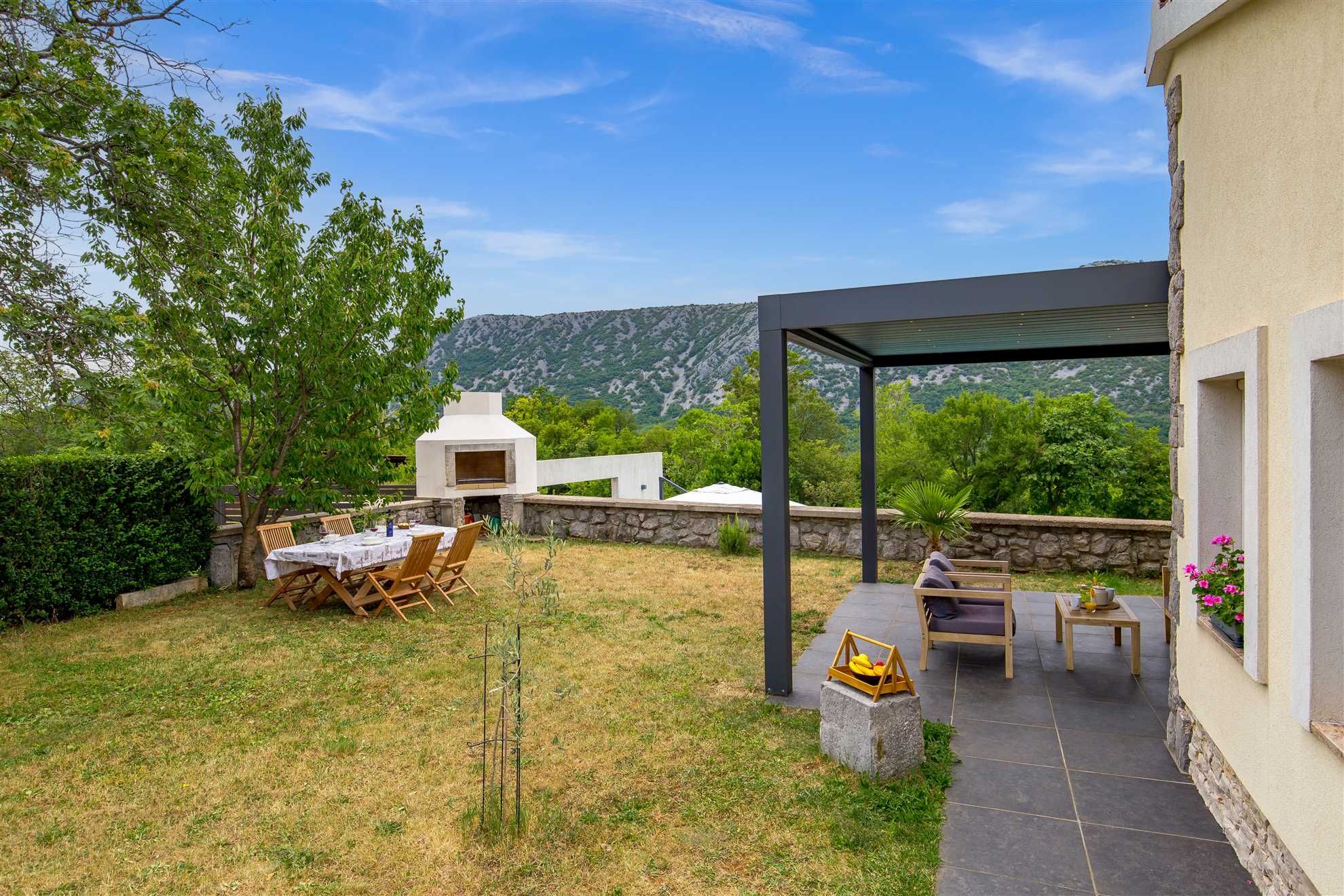 Holiday House Katunar
