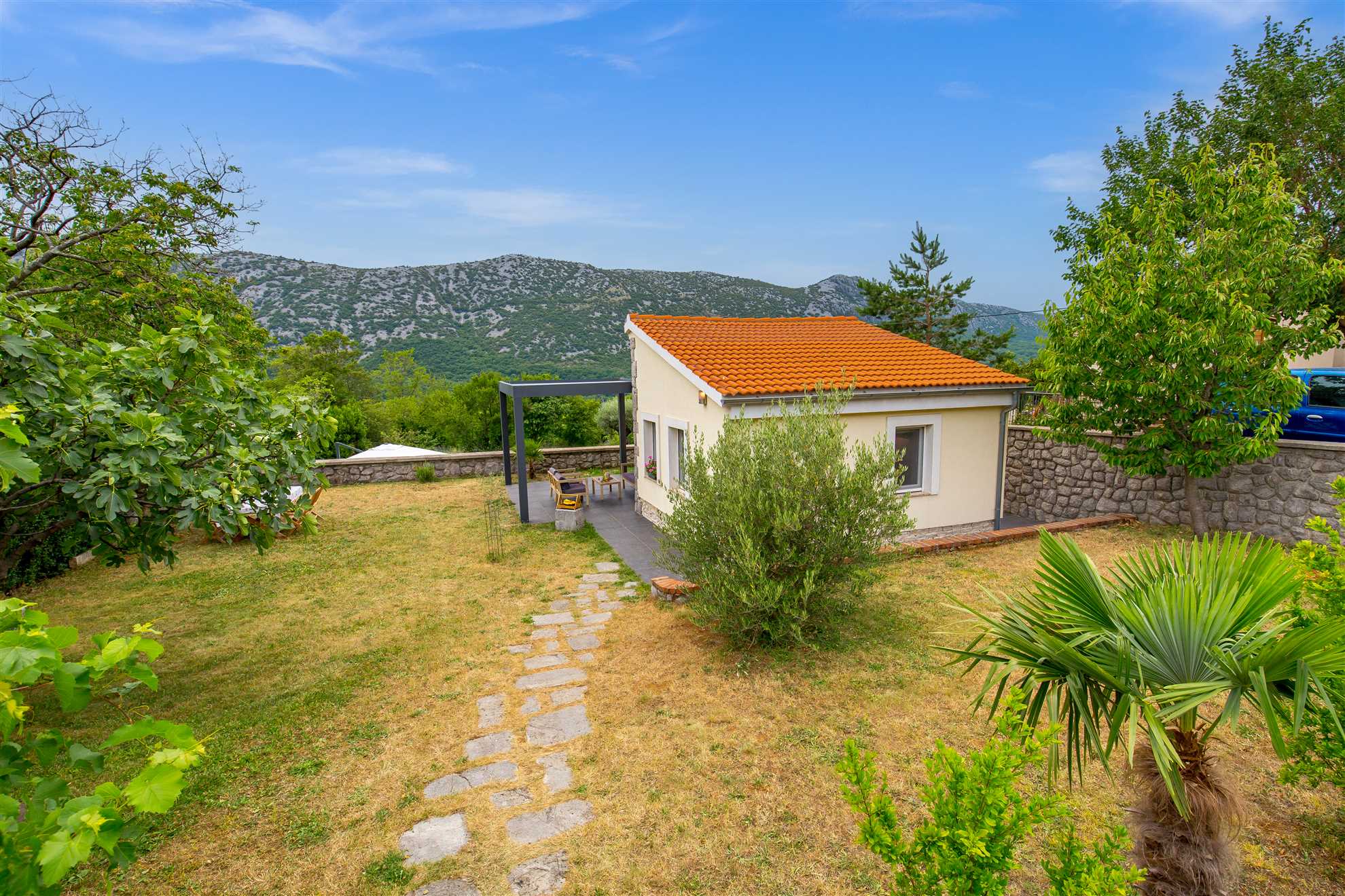 Holiday House Katunar