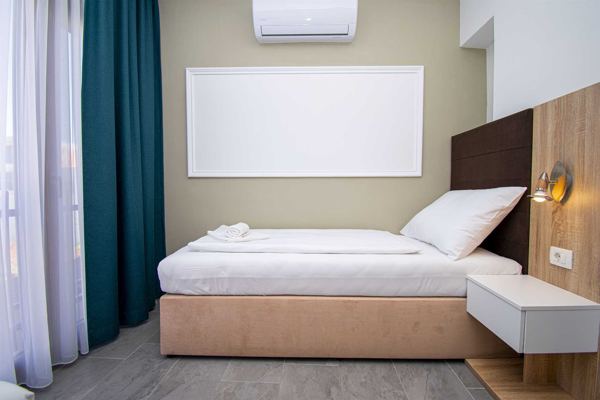 Room for 3 person
