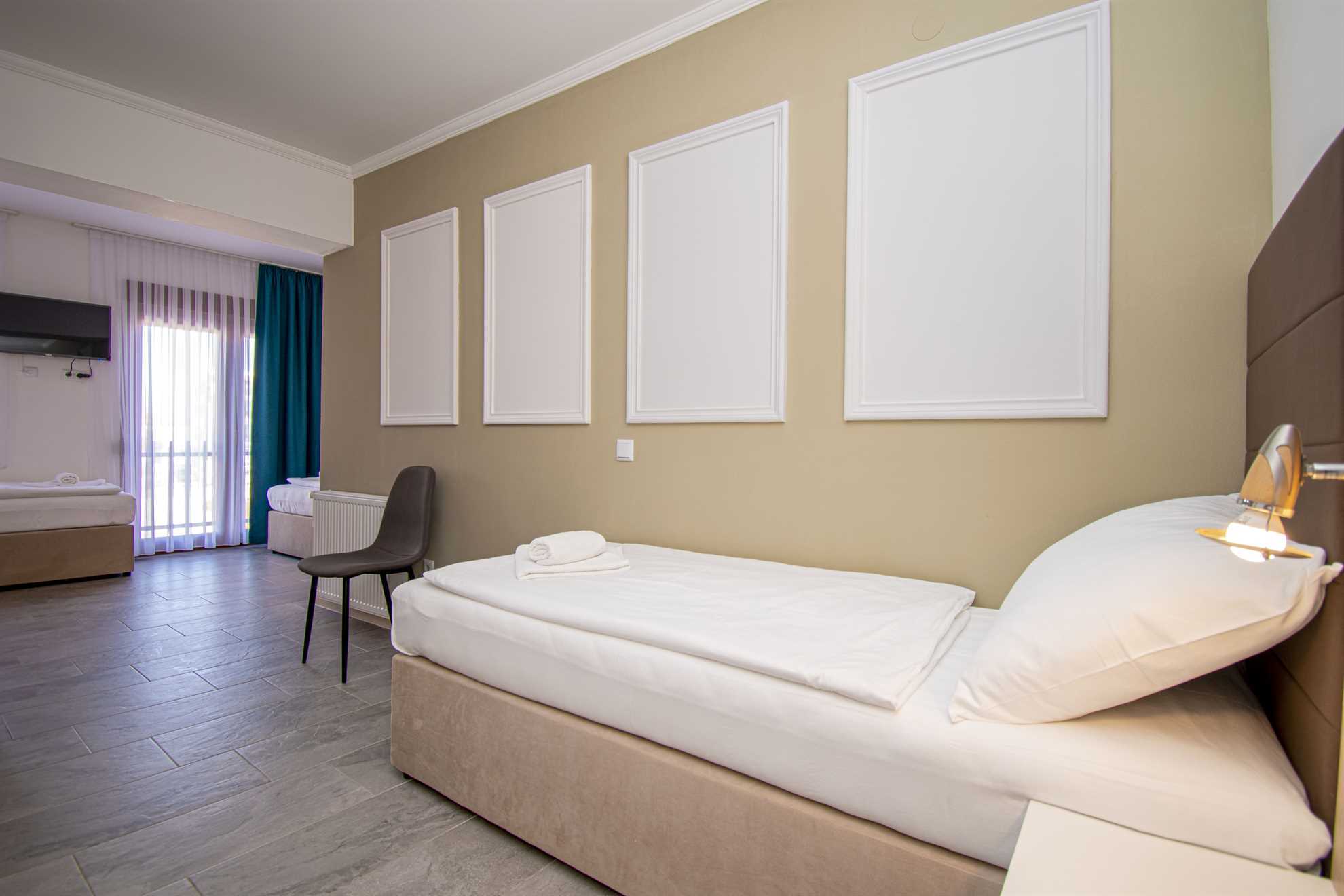 Room for 3 person