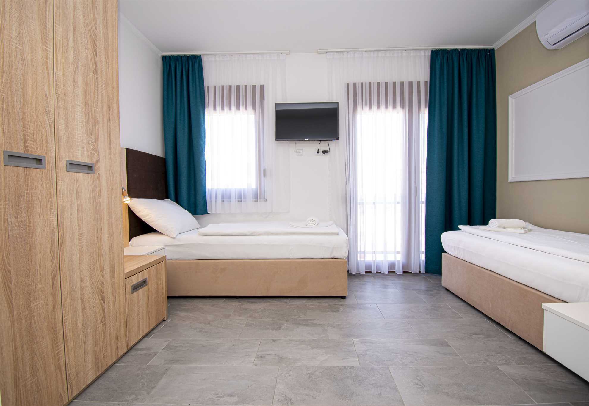 Room for 3 person