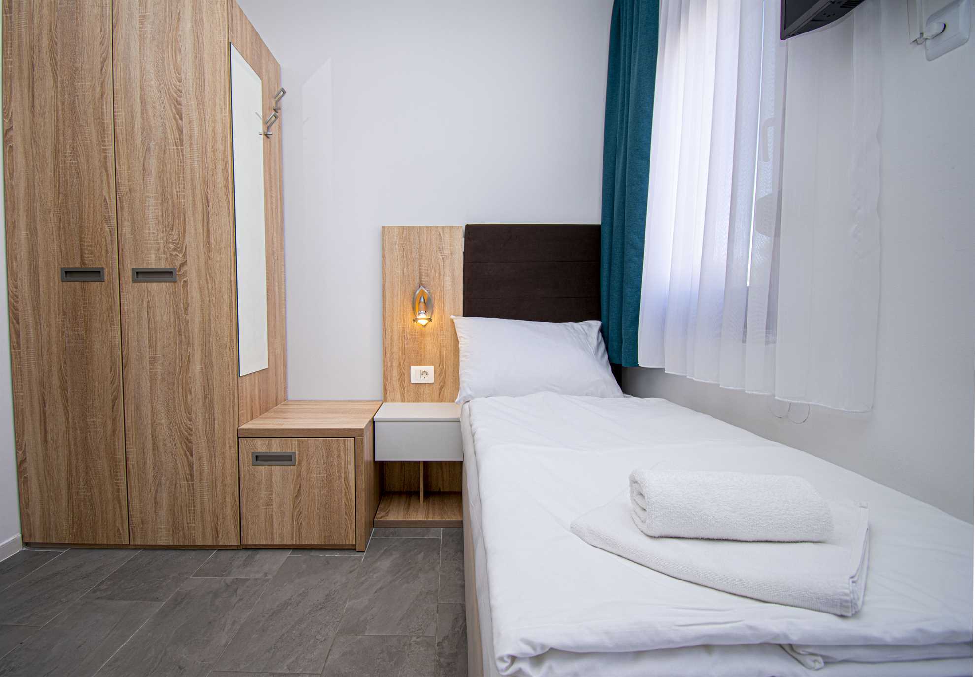 Room for 3 person