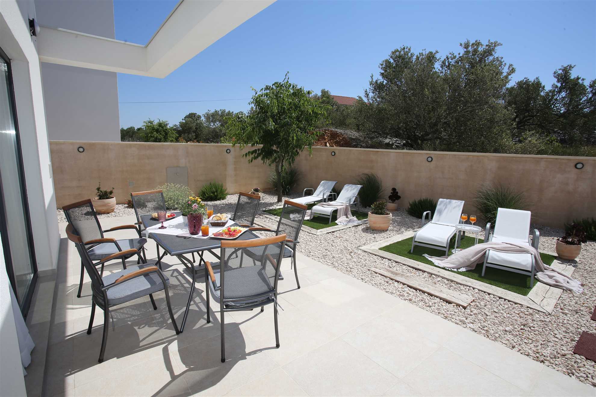 Villa Punta Sol with jacuzzi