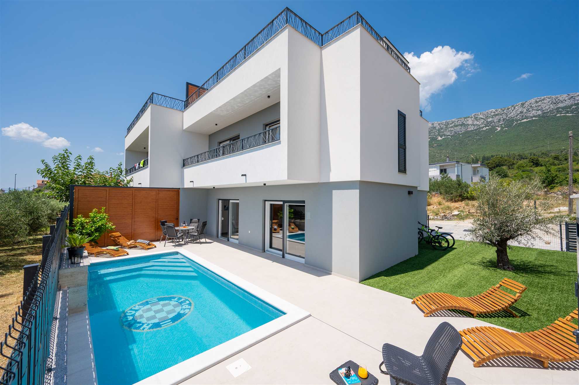 Villa Mima II:Holiday oasis with hydromassage pool