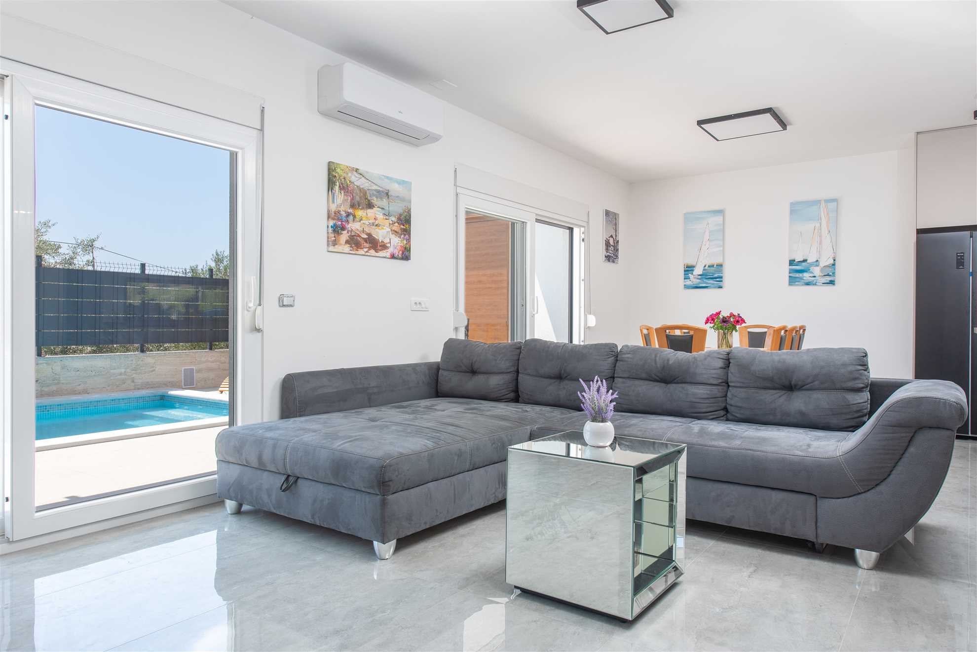 Villa Mima II:Holiday oasis with hydromassage pool
