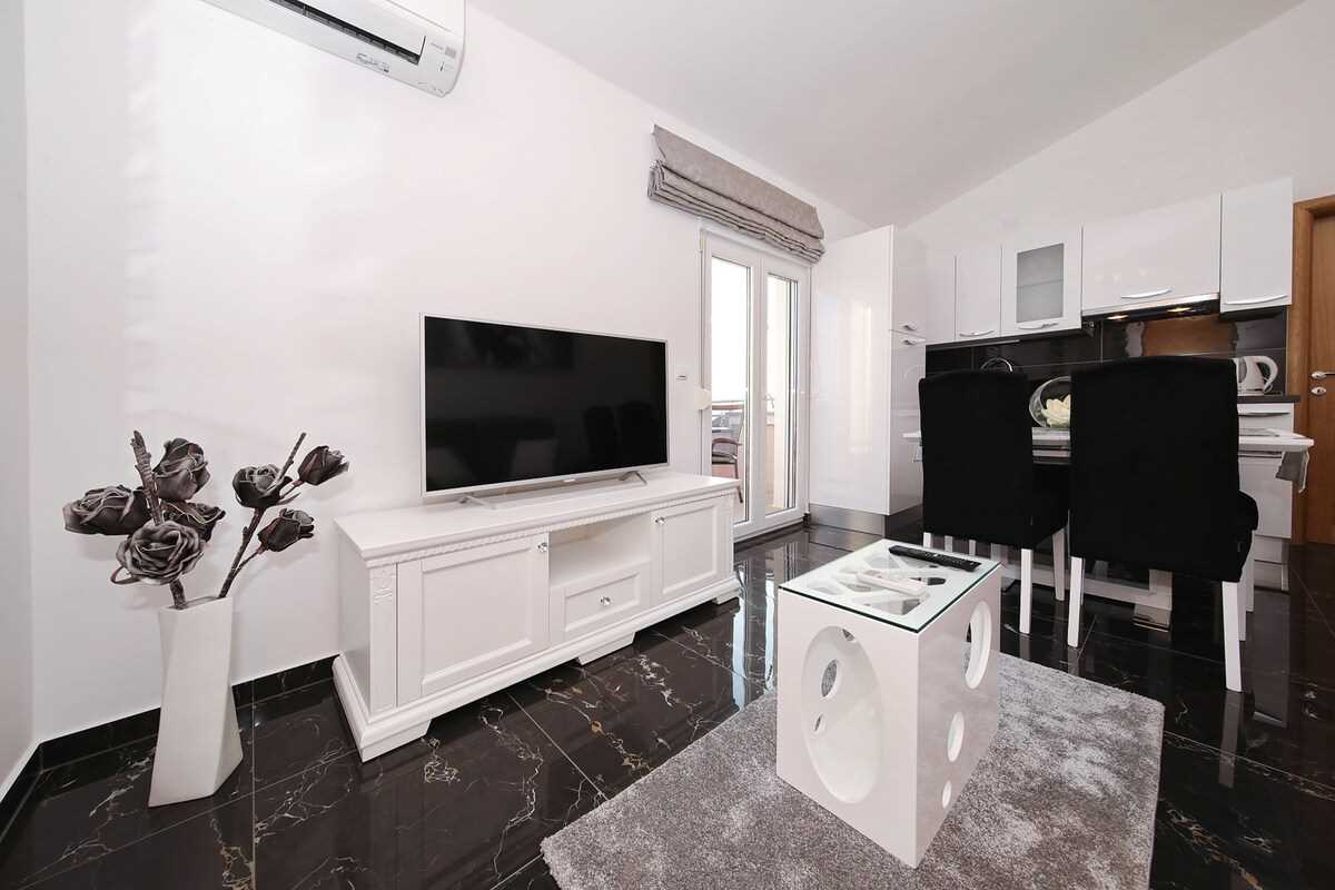 Villa Marko A4 | Adriatic Luxury Villas