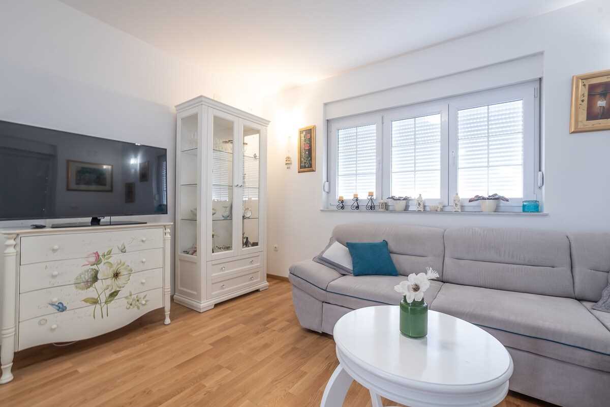 Apartment Sandrina A3 | Adriatic Luxury Villas