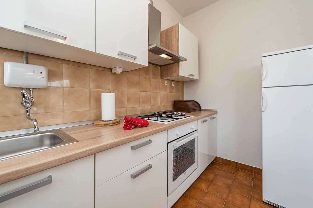 Beachfront Apartment Lostura with sea view