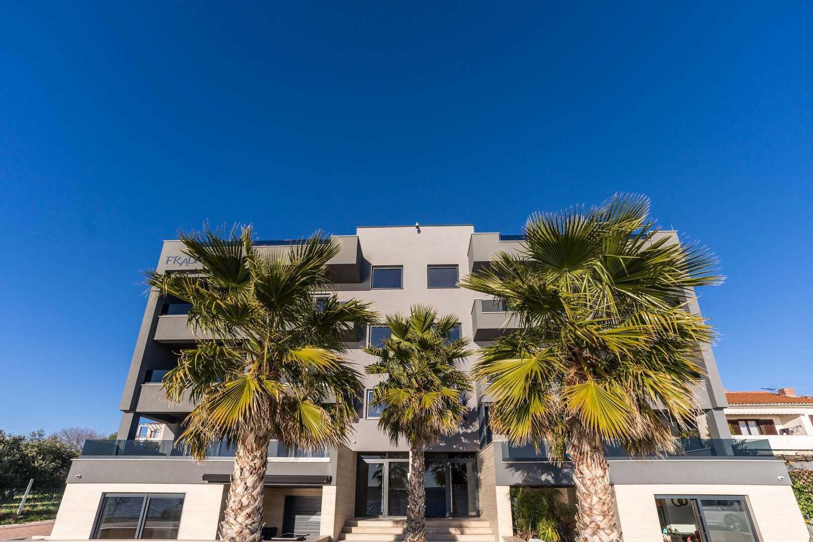 FRADAMA Blue A4 | Adriatic Luxury Villas