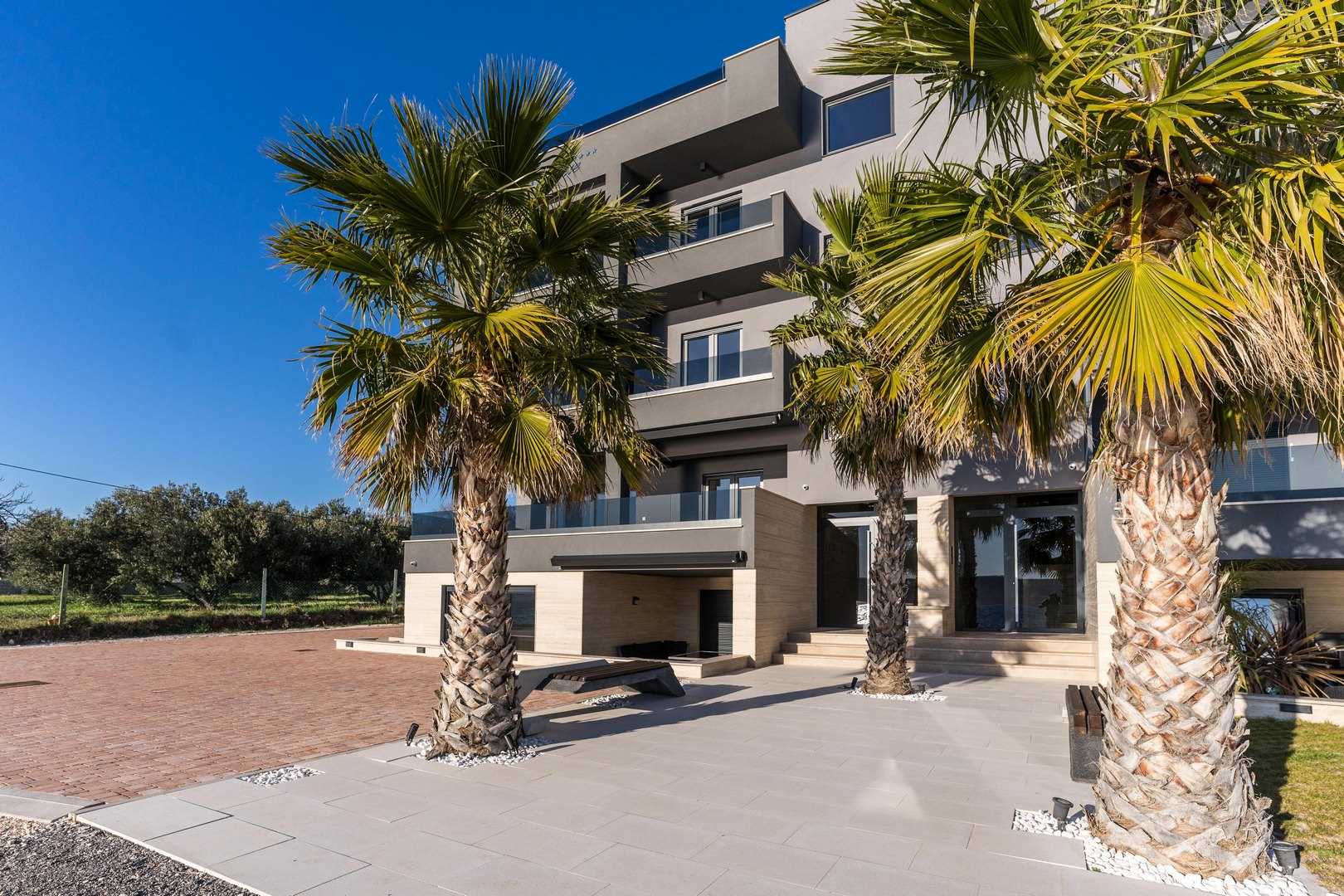 FRADAMA Blue A4 | Adriatic Luxury Villas