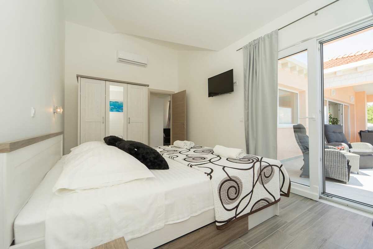 Villa Grski Rat | Adriatic Luxury Villas