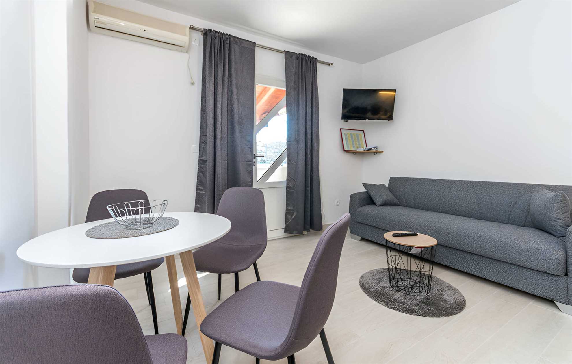 Apartment Sunset 1 only 20 meters from the beach
