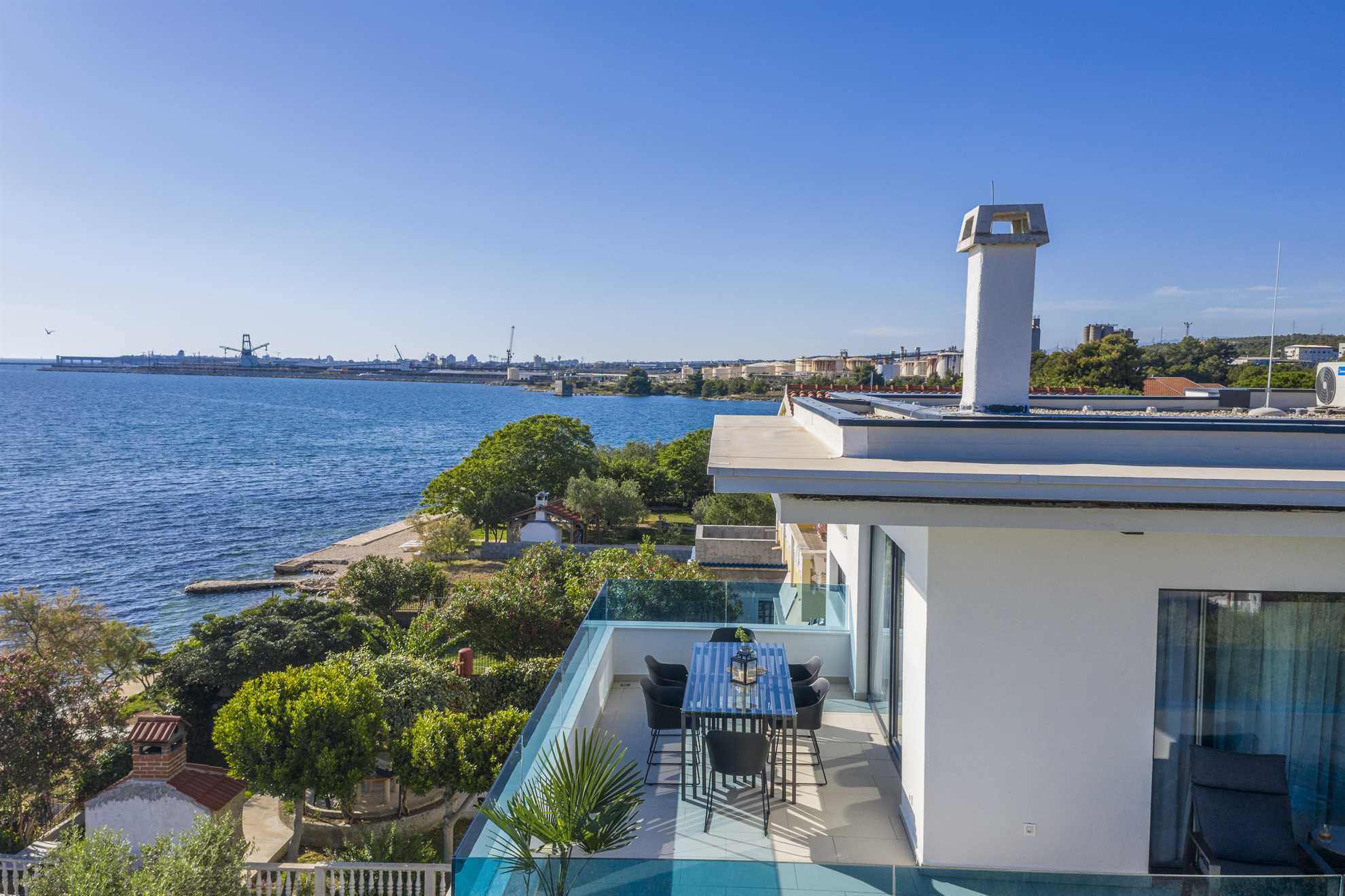Beachfront Villa Fresca (F4) Penthouse 6+1 guests
