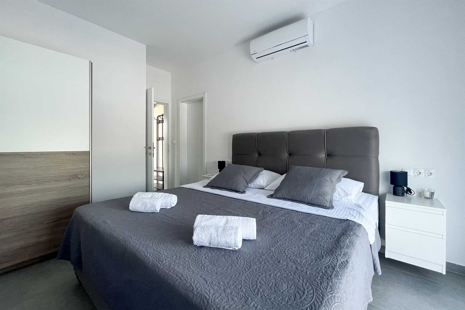 Villa Freya with heated swimming pool, Murvica
