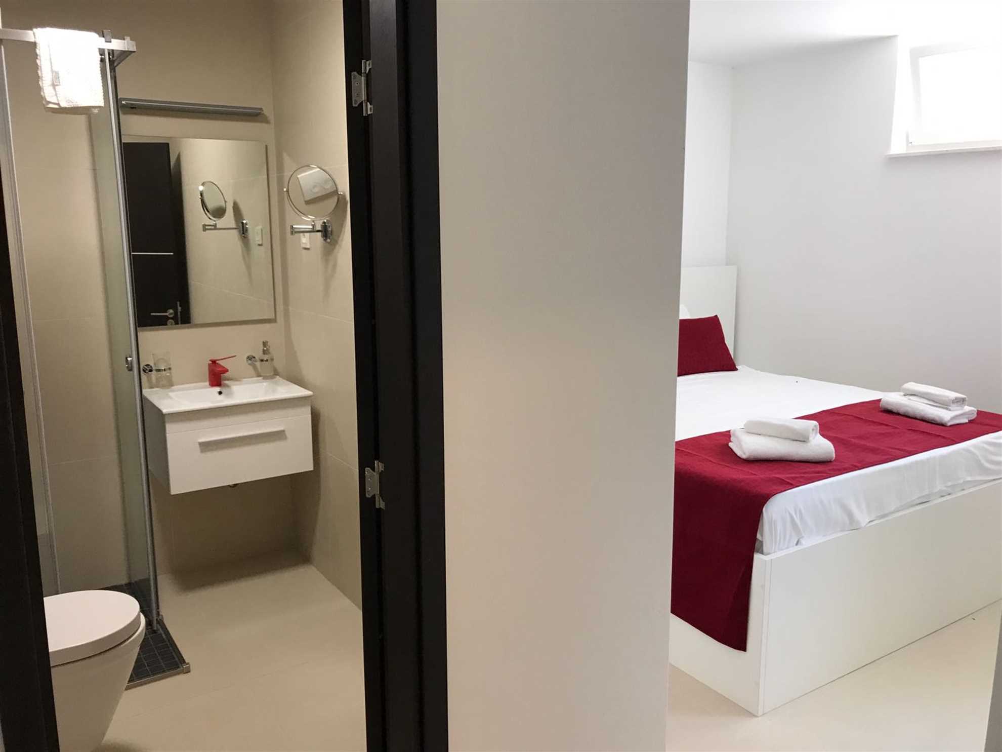 Economy Basement Apartment for 6