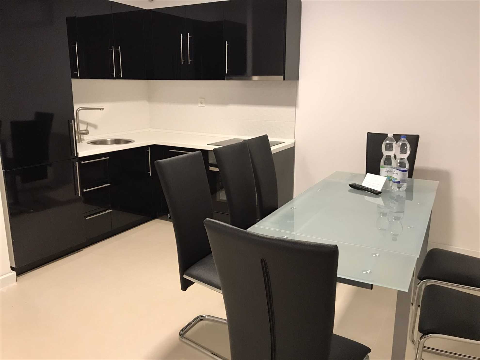 Economy Basement Apartment for 6